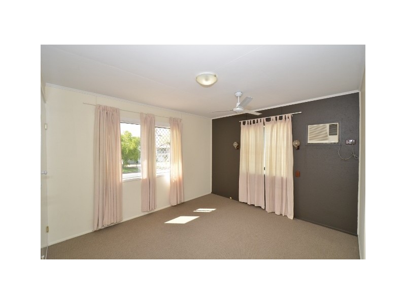 279 Charles St, Heatley QLD 4814