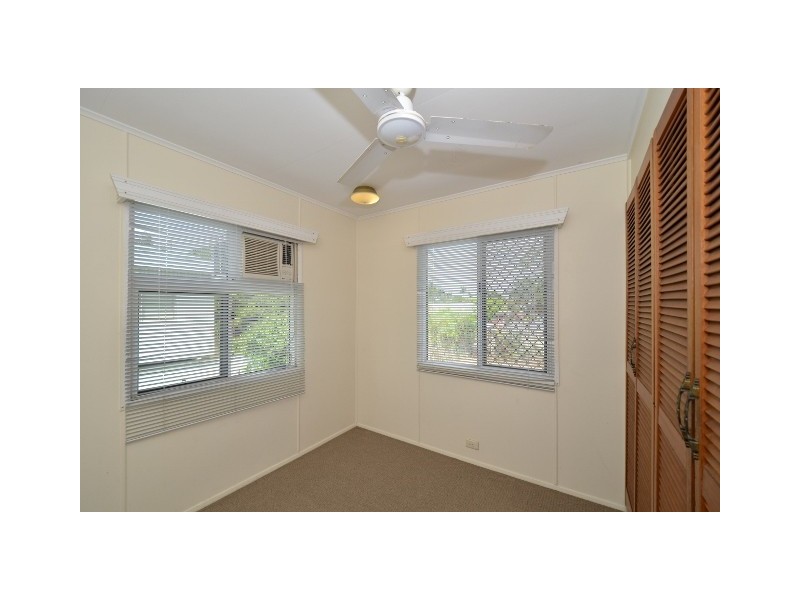 279 Charles St, Heatley QLD 4814