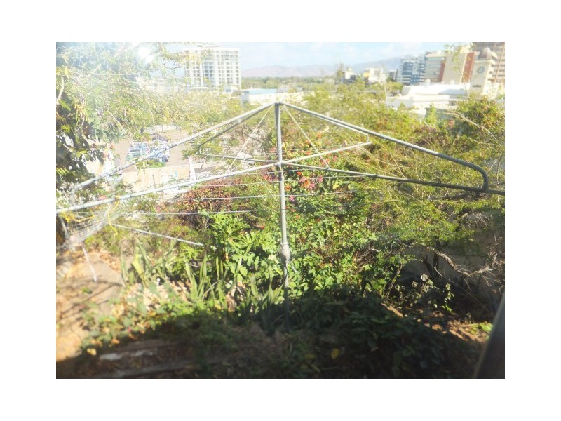 24 Melton Terrace, Townsville City QLD 4810