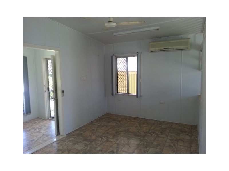 4 Bomana Street, Aitkenvale QLD 4814