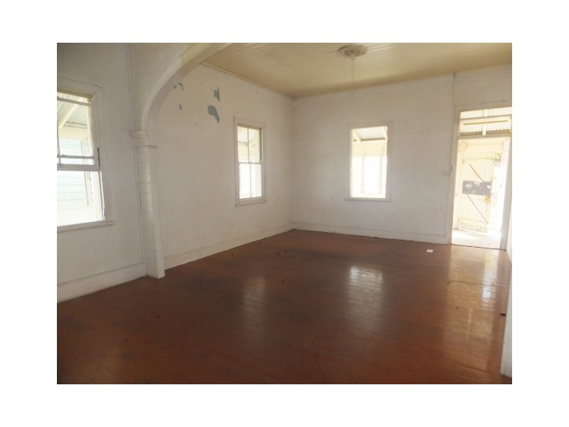 24 Melton Terrace, Townsville City QLD 4810