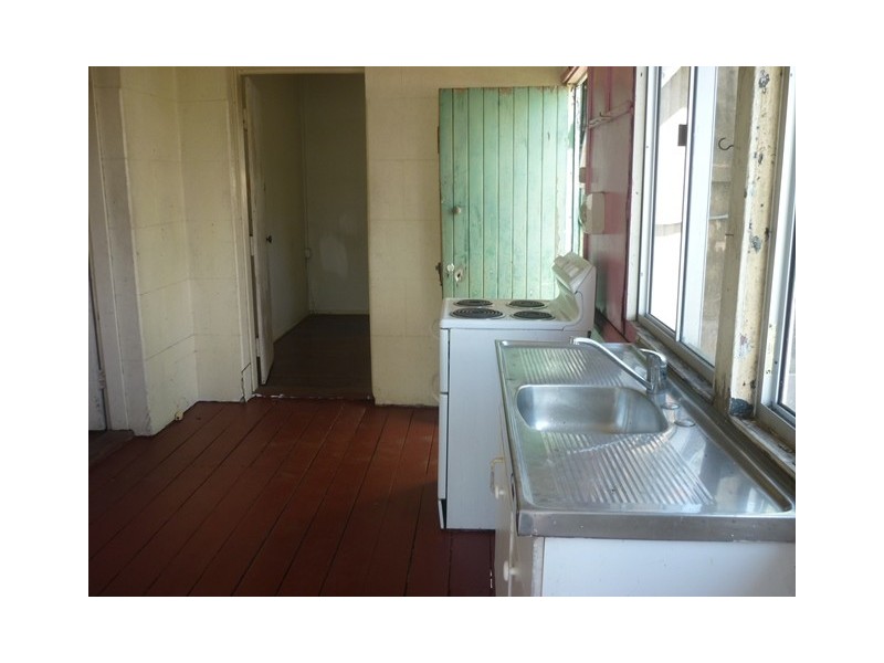 24 Melton Terrace, Townsville City QLD 4810