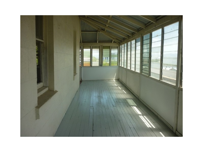 24 Melton Terrace, Townsville City QLD 4810