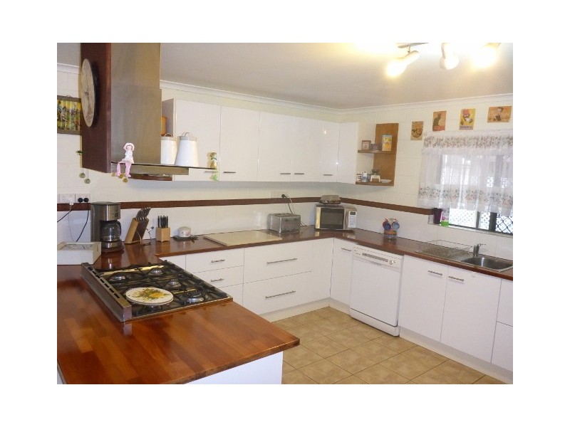 13 CHAMPAGNE CRESCENT, Kelso QLD 4815