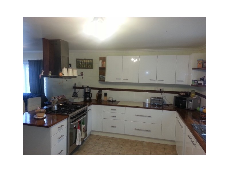 13 CHAMPAGNE CRESCENT, Kelso QLD 4815