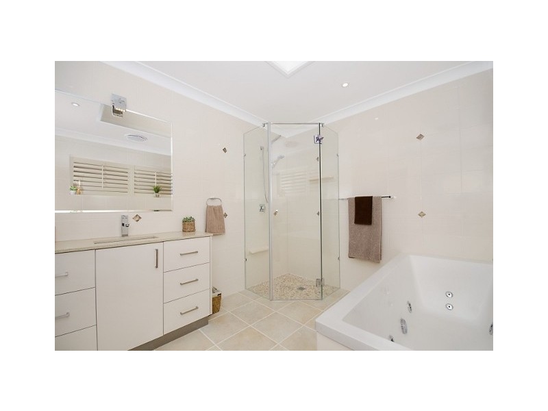 18 Lara St, Cranbrook QLD 4814