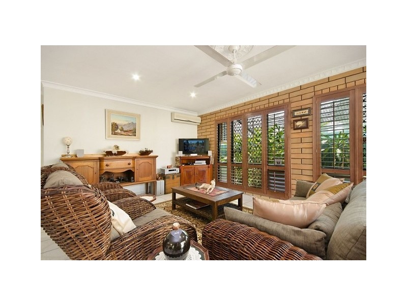 18 Lara St, Cranbrook QLD 4814