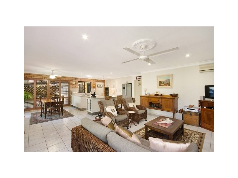 18 Lara St, Cranbrook QLD 4814