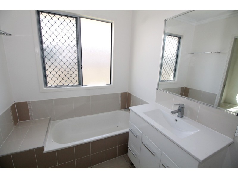 5 Summergold Street, Mount Low QLD 4818