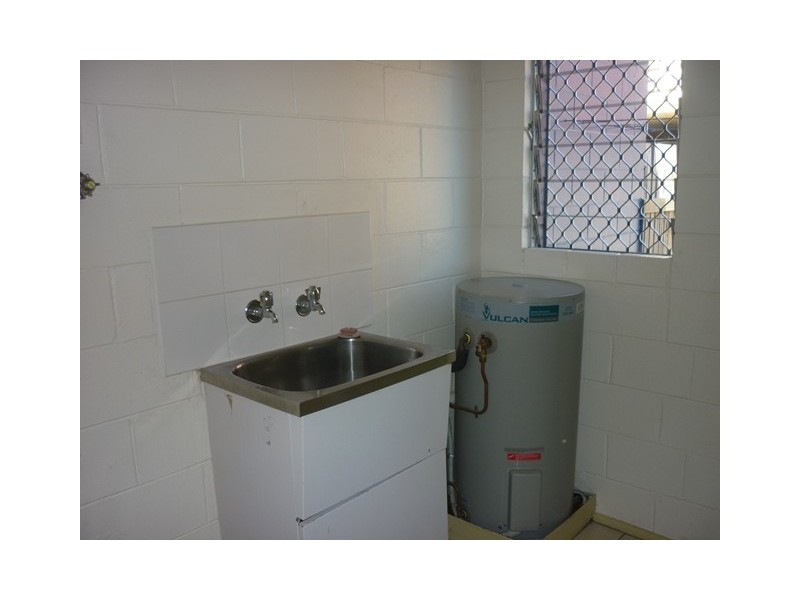 8/10 Paxton Street, North Ward QLD 4810