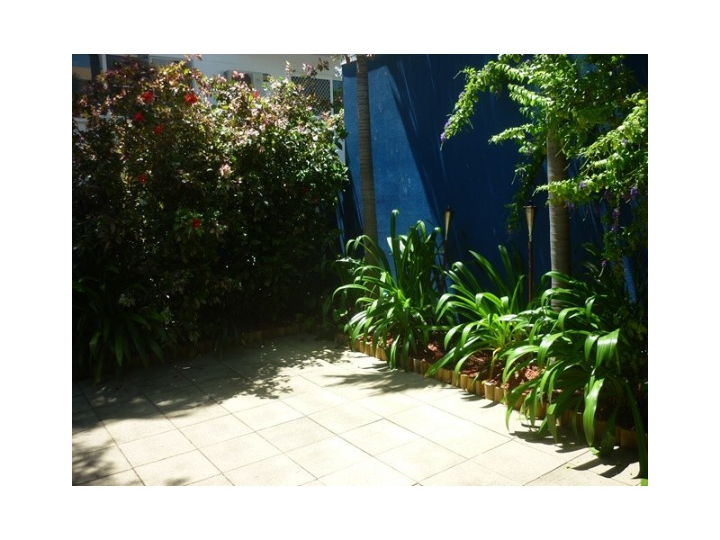 8/10 Paxton Street, North Ward QLD 4810