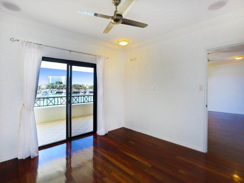 21-16 Sir Leslie Thiess Drive, Townsville QLD 4810