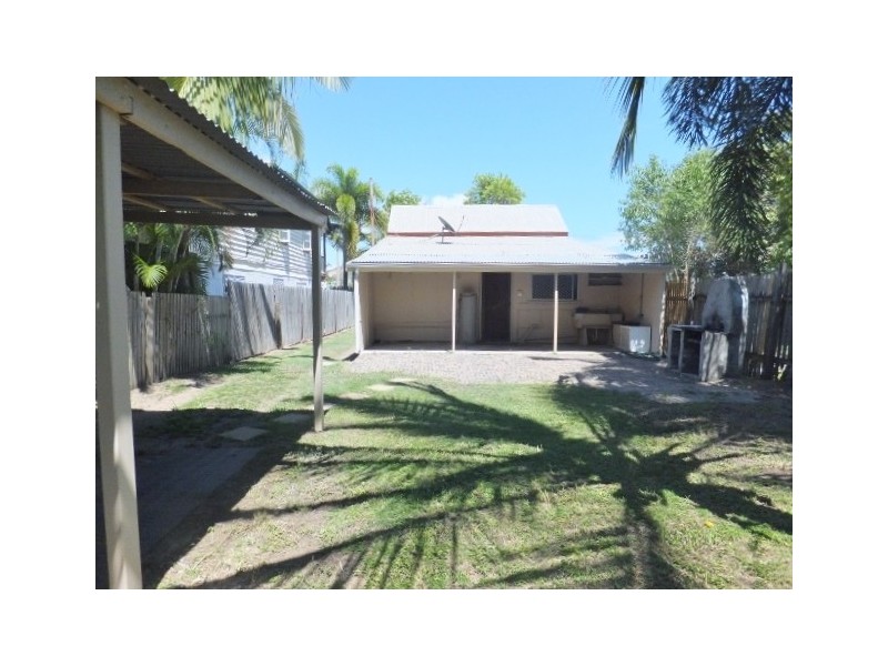 33 Perkins Street, South Townsville QLD 4810