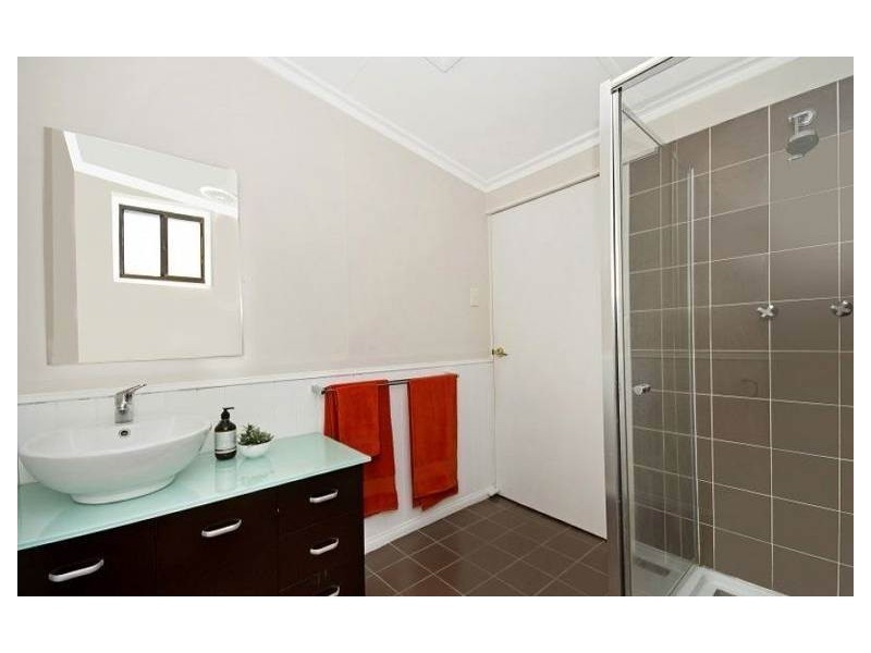 9 EDWARD STREET, West End QLD 4810