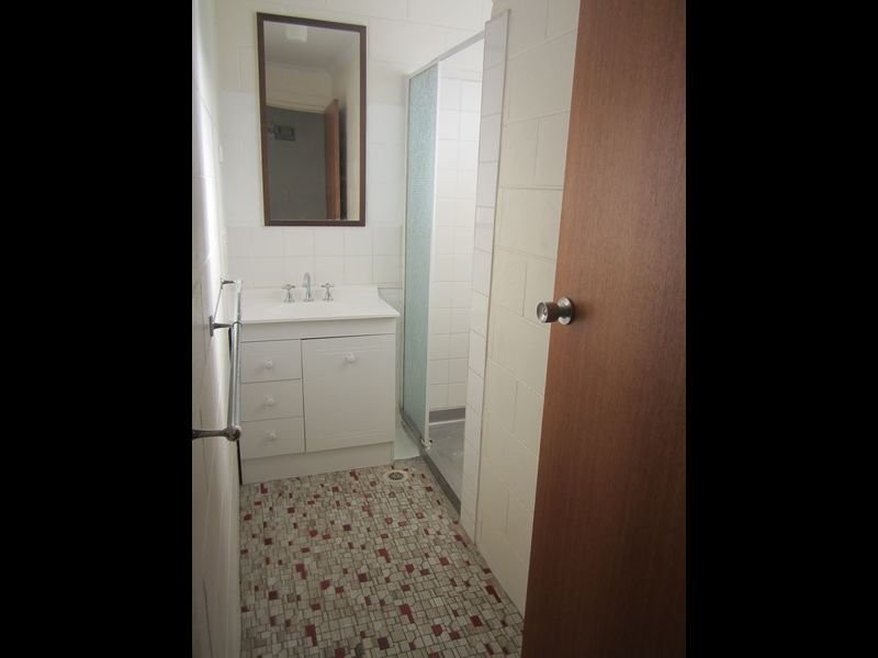 2/94 Cook Street, North Ward QLD 4810