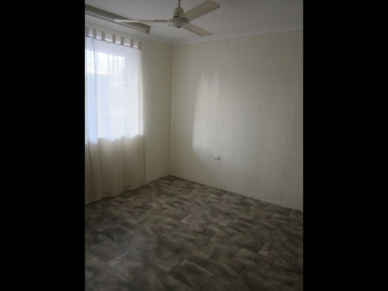 2/94 Cook Street, North Ward QLD 4810