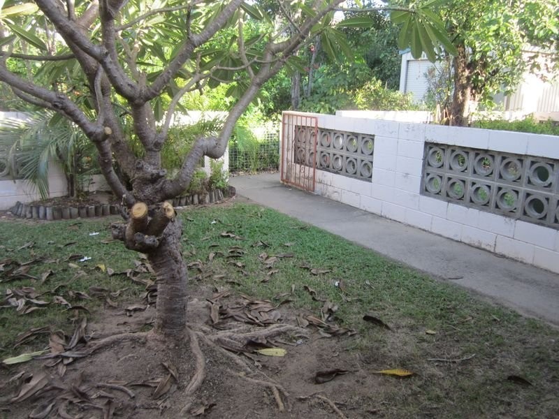 2/94 Cook Street, North Ward QLD 4810