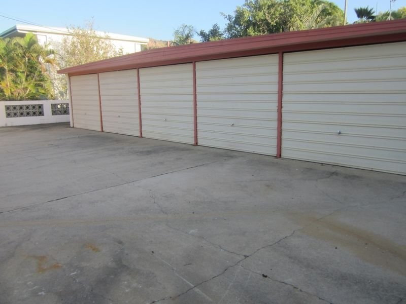 2/94 Cook Street, North Ward QLD 4810