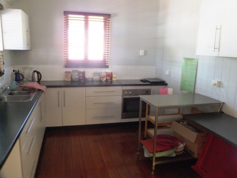 12 Ingham Road, West End QLD 4810