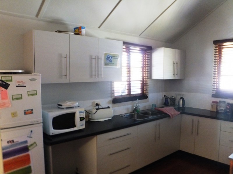 12 Ingham Road, West End QLD 4810