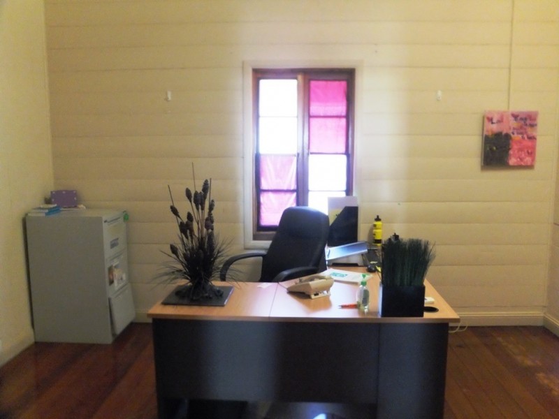 12 Ingham Road, West End QLD 4810