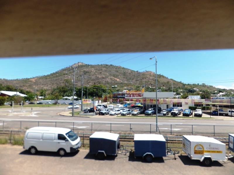 12 Ingham Road, West End QLD 4810