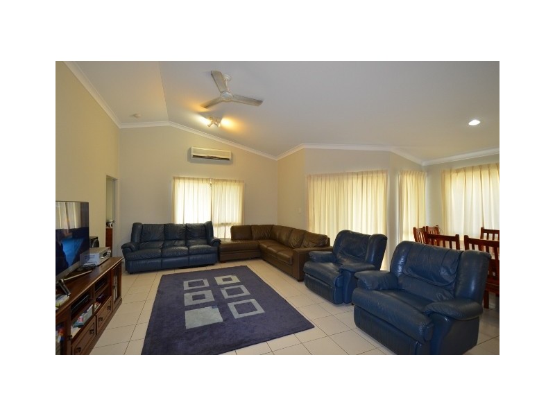 16 Eungella Court, Bushland Beach QLD 4818