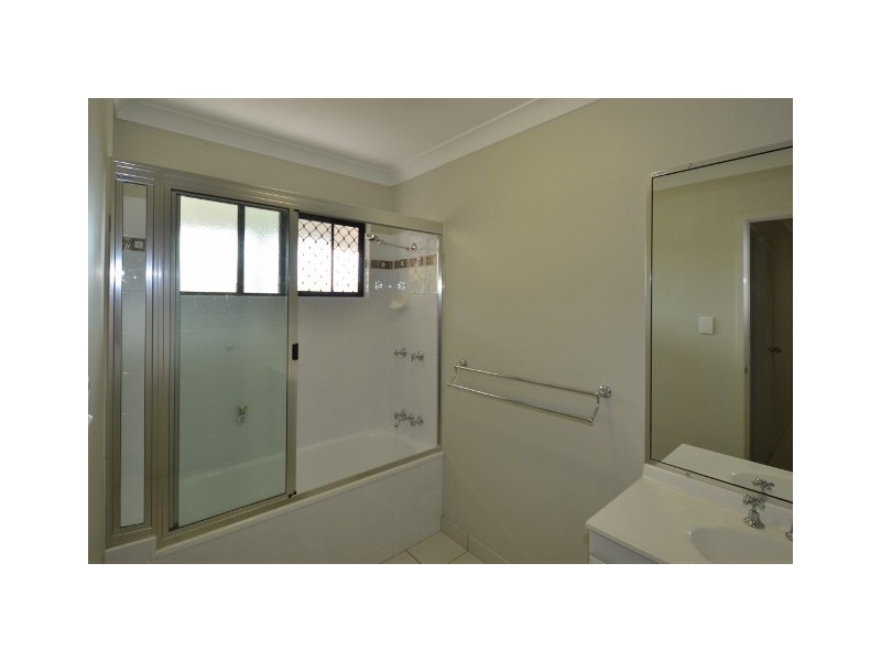 16 Eungella Court, Bushland Beach QLD 4818