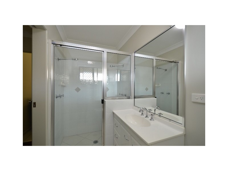 16 Eungella Court, Bushland Beach QLD 4818