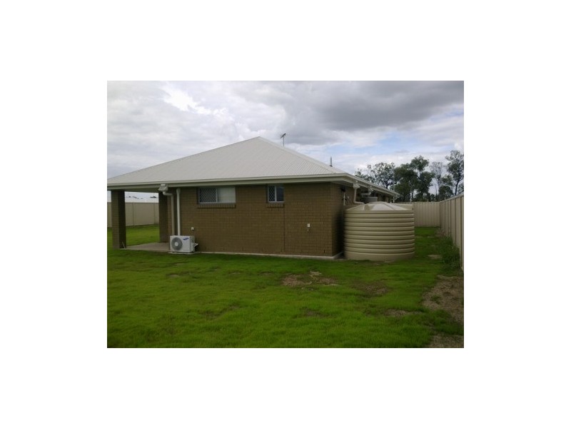 25 Austin, Moura QLD 4718