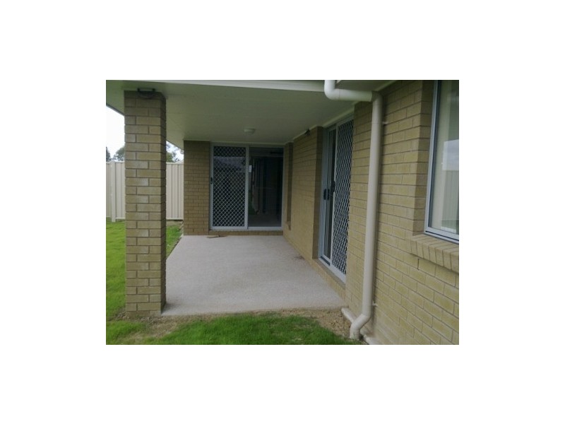 25 Austin, Moura QLD 4718