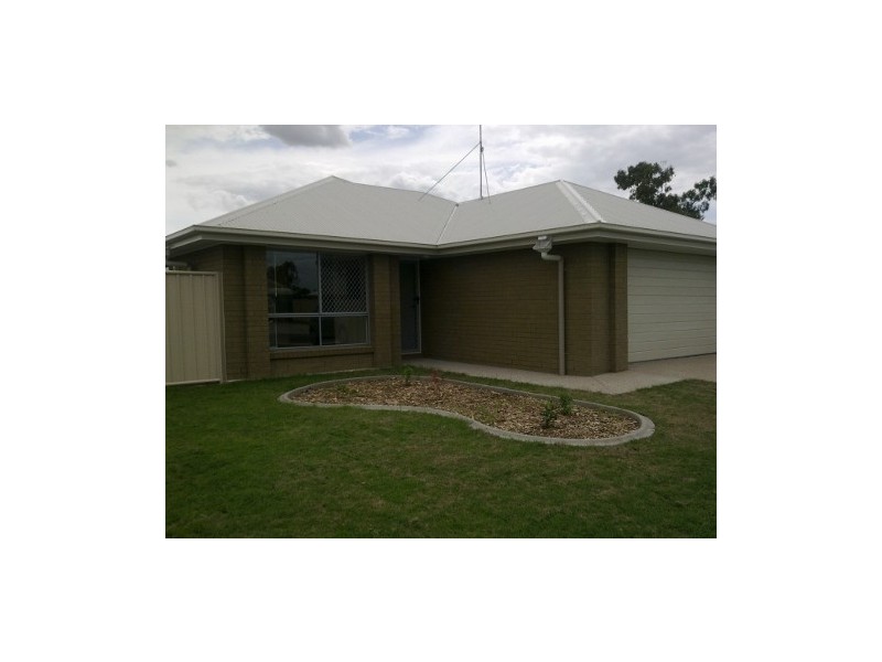 25 Austin, Moura QLD 4718