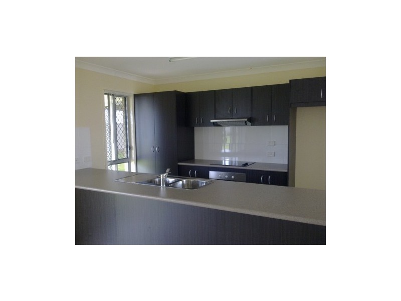 25 Austin, Moura QLD 4718