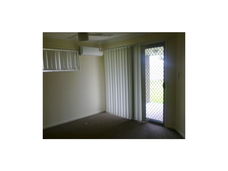 25 Austin, Moura QLD 4718