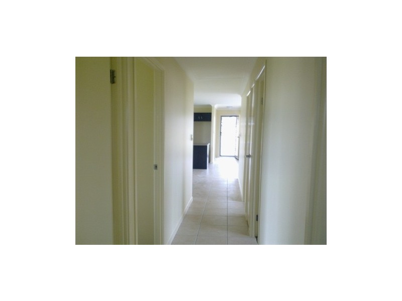 25 Austin, Moura QLD 4718