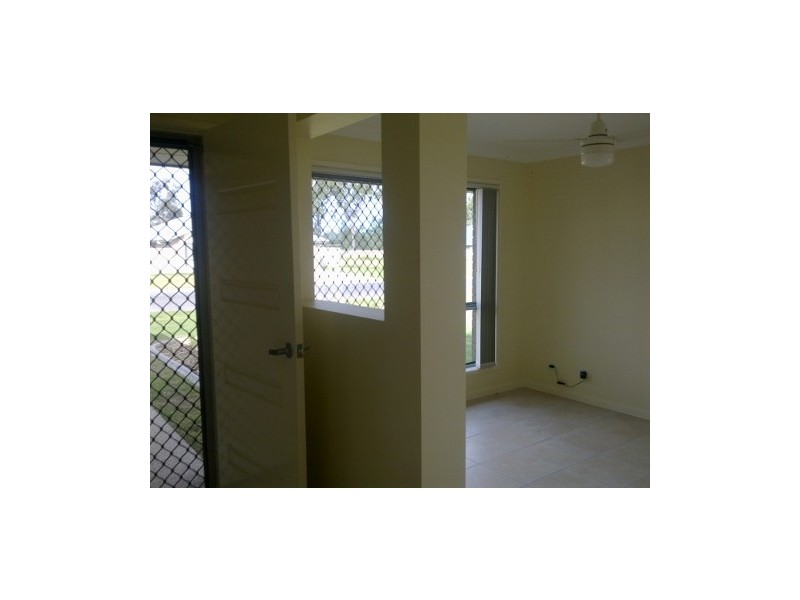 25 Austin, Moura QLD 4718