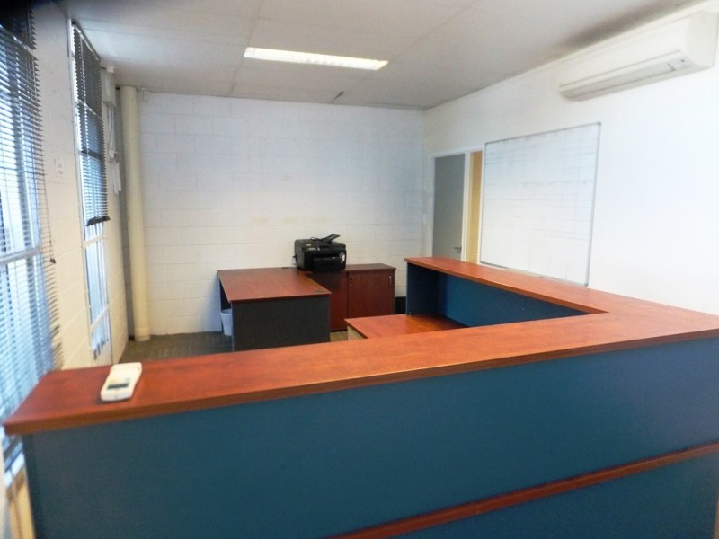 Unit 4/179 Ingham Road, West End QLD 4810