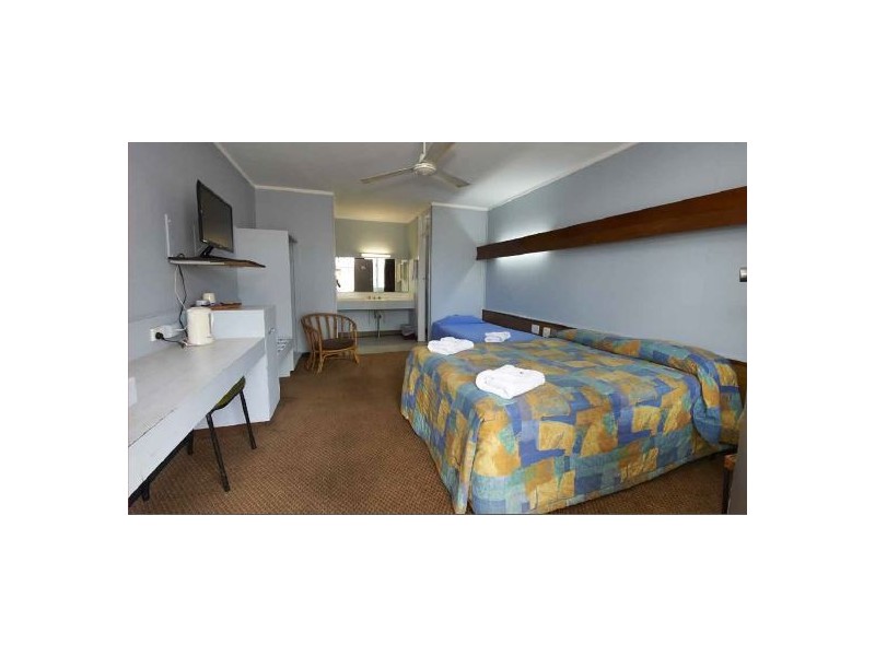 21 Ingham Road, West End QLD 4810