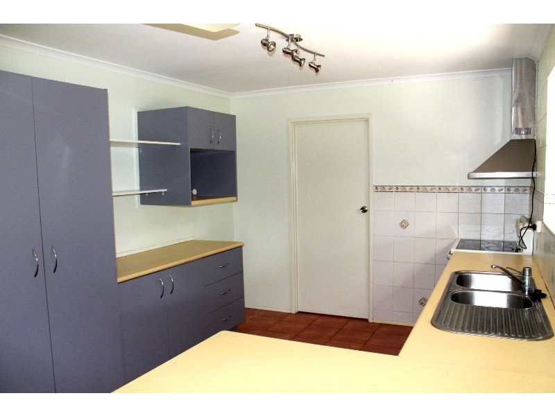 3 Vesterman, Bushland Beach QLD 4818