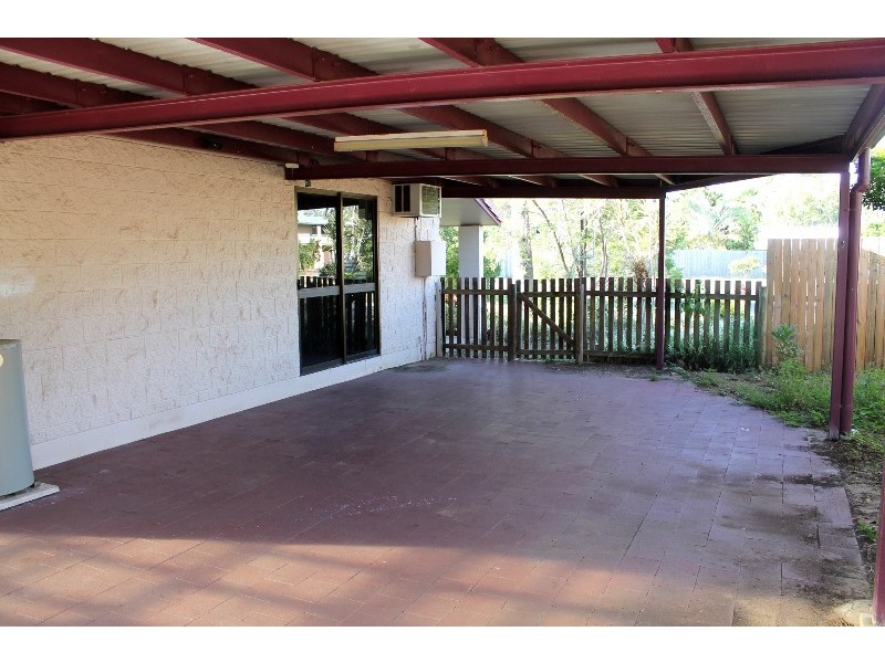 3 Vesterman, Bushland Beach QLD 4818