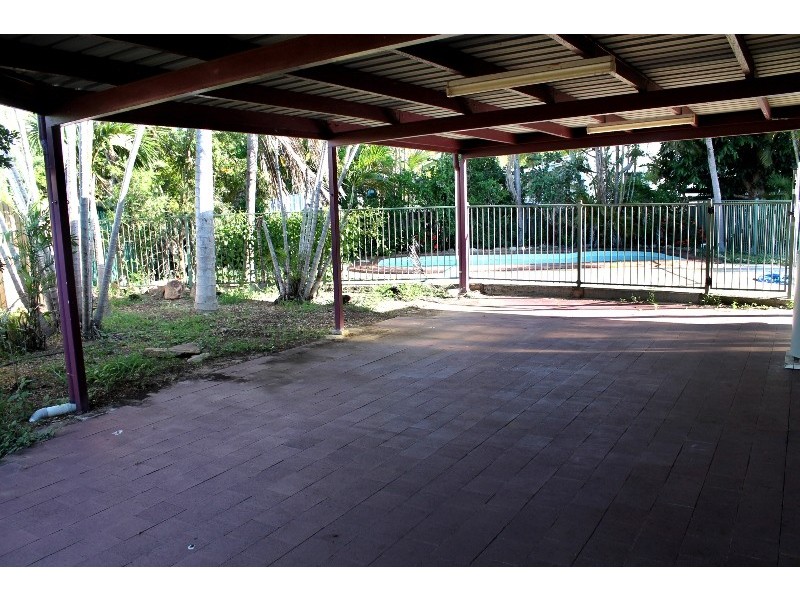 3 Vesterman, Bushland Beach QLD 4818