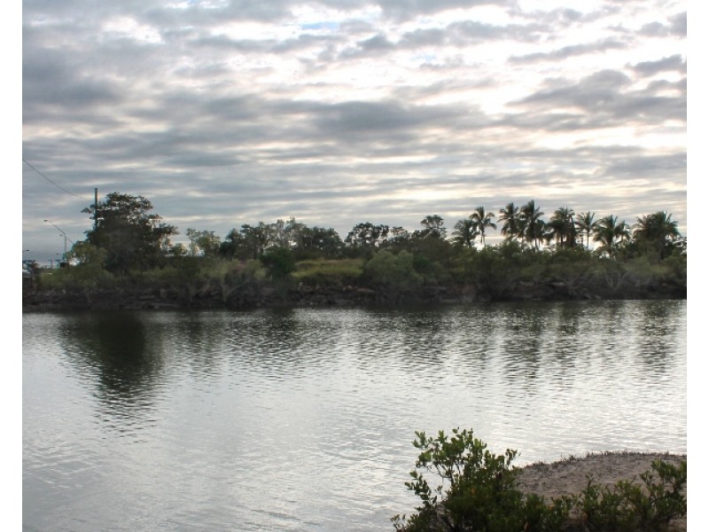 121 Railway Avenue, Railway Estate QLD 4810