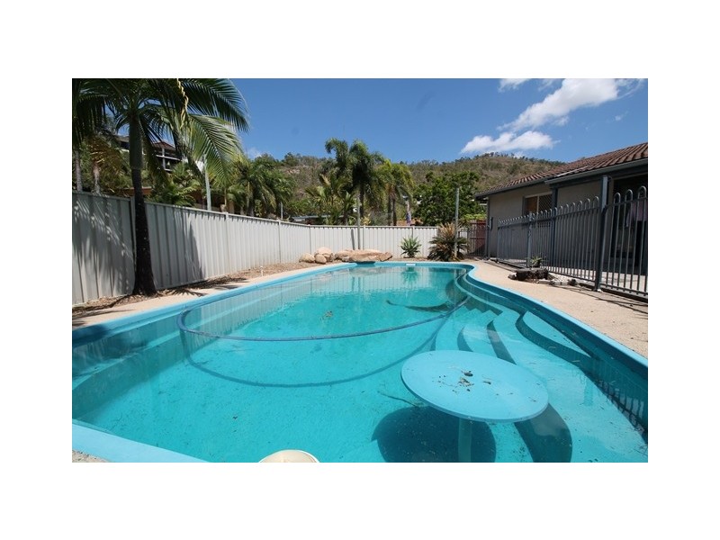 9 Carina Court, Mount Louisa QLD 4814