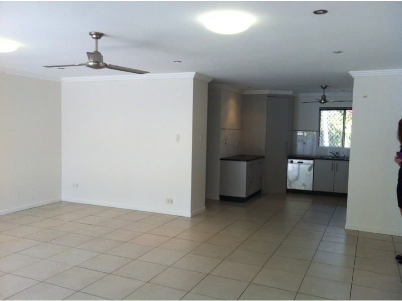 9 Carina Court, Mount Louisa QLD 4814