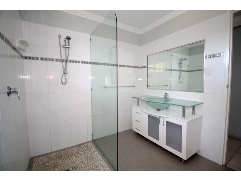 9 Carina Court, Mount Louisa QLD 4814