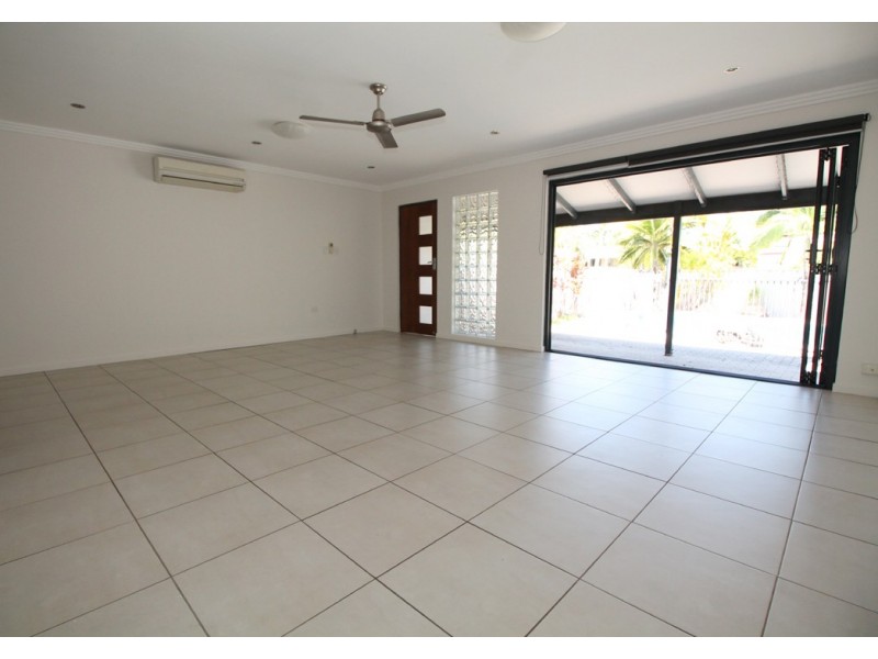 9 Carina Court, Mount Louisa QLD 4814