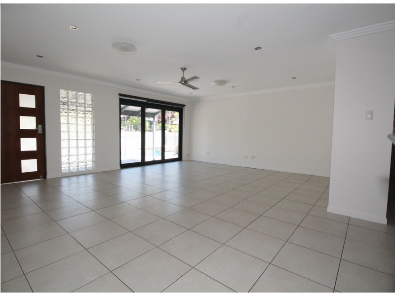 9 Carina Court, Mount Louisa QLD 4814