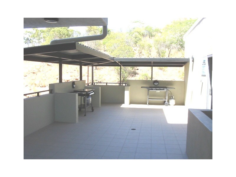 72/1 STANTON TERRACE, Townsville City QLD 4810