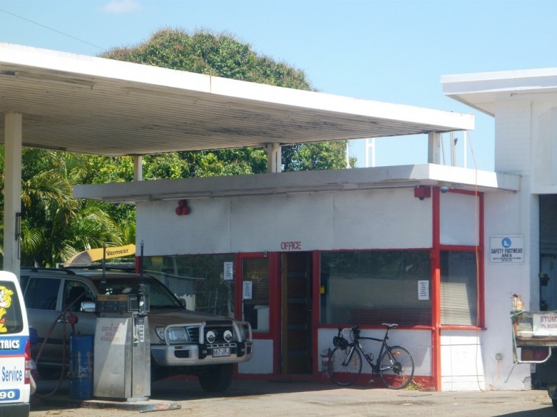 6 Railway Avenue, Railway Estate QLD 4810