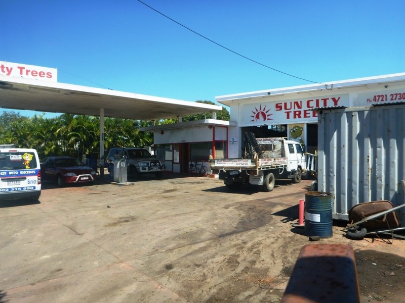 6 Railway Avenue, Railway Estate QLD 4810